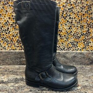 Frye Dark Leather Footwear size 8B
Black leather
